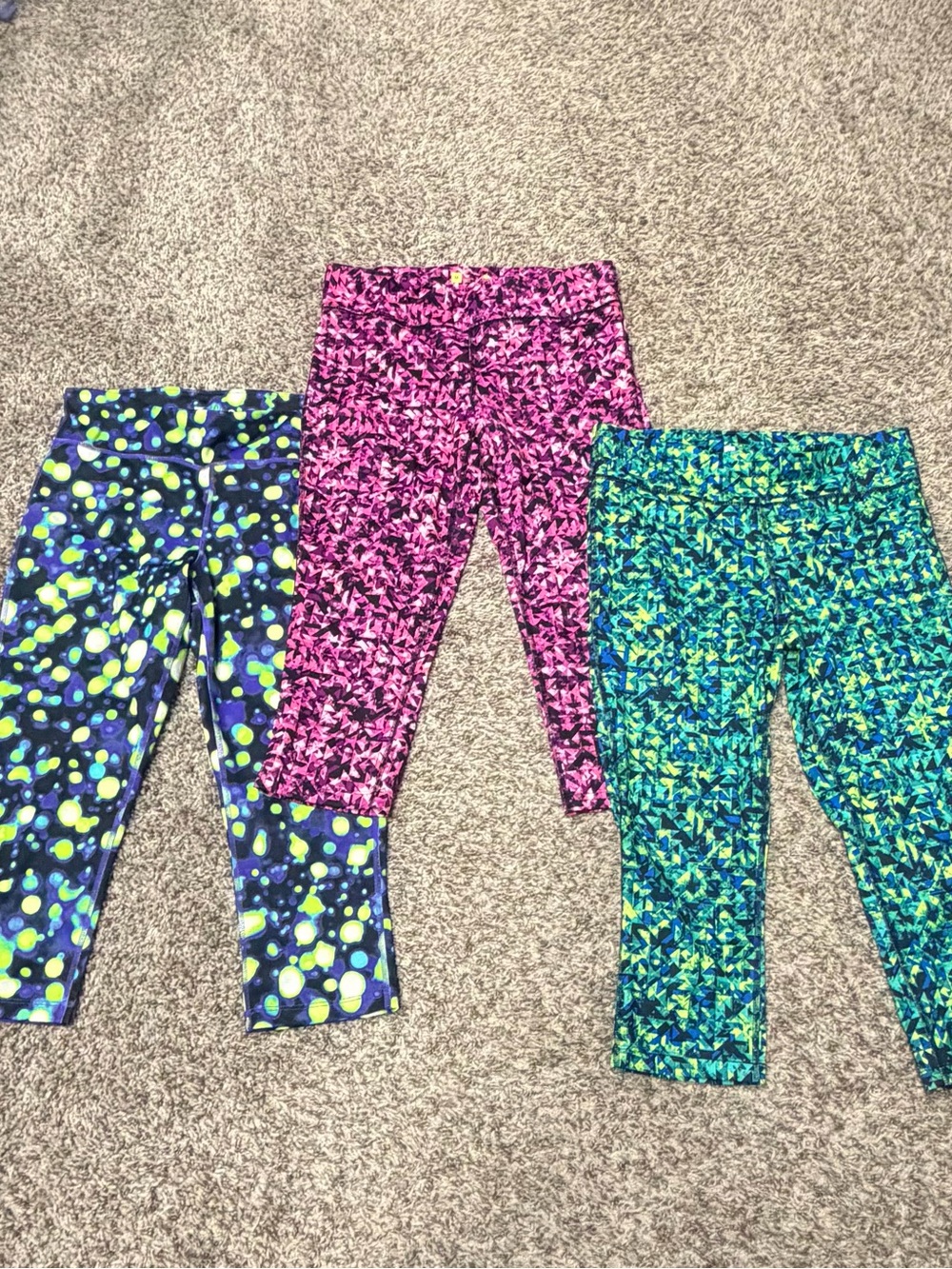 Bundle of 3 Xersion Quick-Dri fitted cropped capri leggings